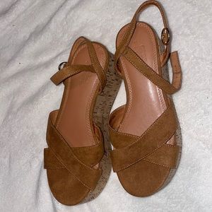 Platform sandals